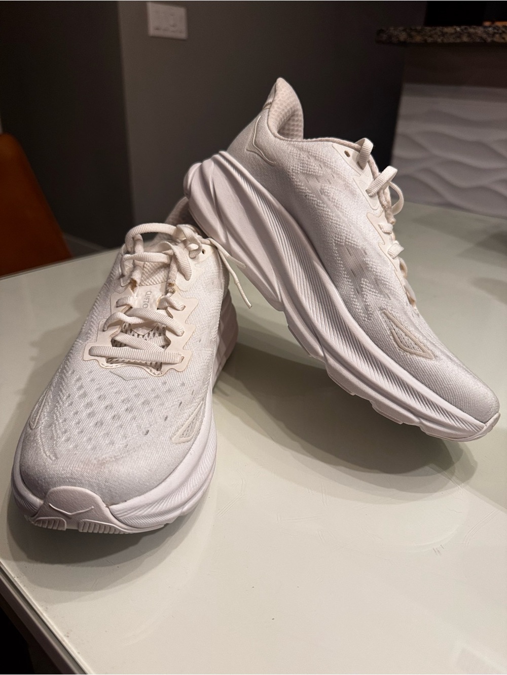Hoka Clifton 9